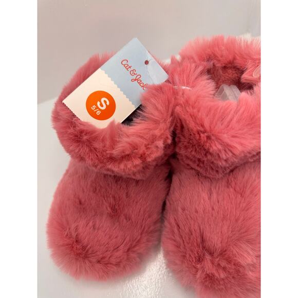 Reseller Bundle of 10 Pairs - Cat & Jack Girls’ Fuzzy Slippers – Small (5/6) - Picture 5 of 8